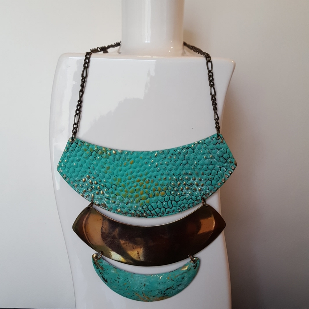 Green and brass three tiered necklace